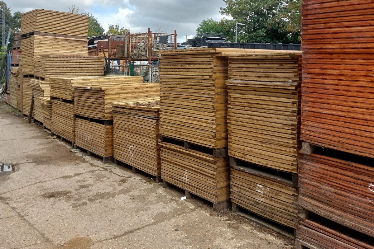 Fence panels for sale Portsmouth, wooden fence posts, fencing supplies Hampshire